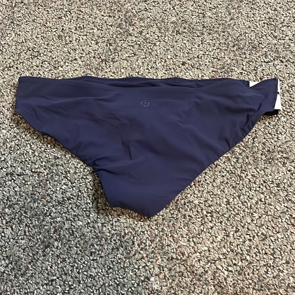 Lululemon blue and white swim bottoms - Picture 2 of 4